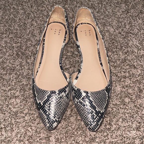 A New Day snakeskin Flats - Picture 2 of 4